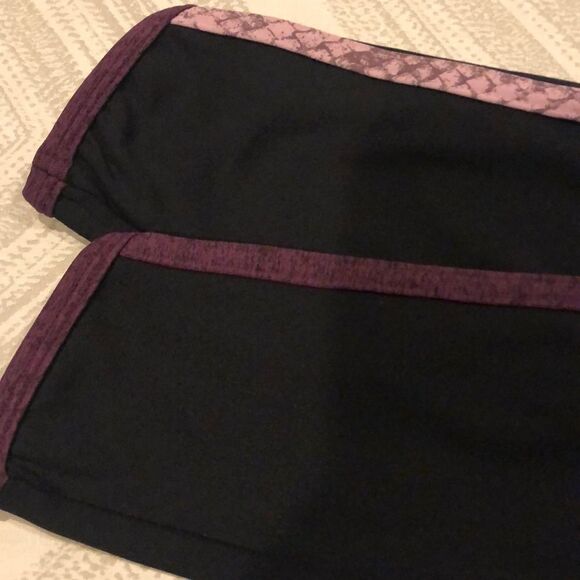 Strut This Black Leggings w. Pink & Purple Side Stripes - Picture 2 of 8